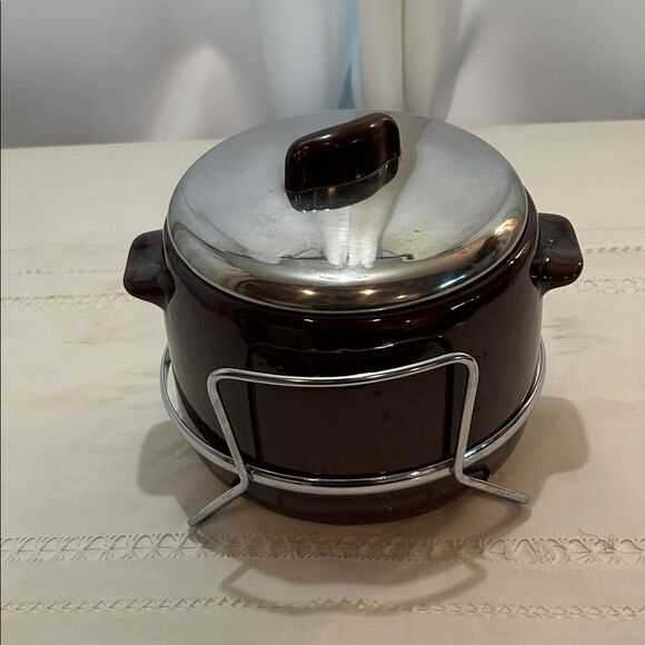 1950’s Westbend Bean Pot with holder H 7.5 Di 6.5 in wt 3.8 # - Picture 2 of 6